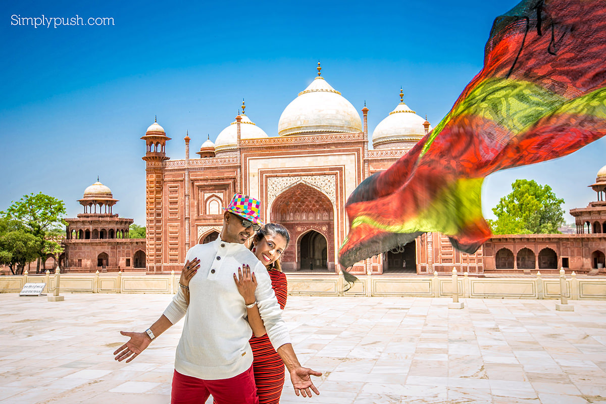 taj-mahal-india-photography-pic-of-couple